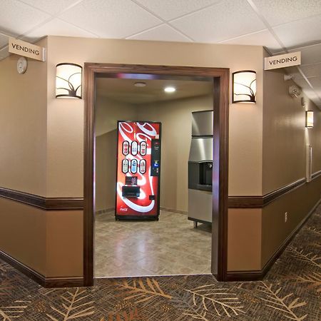 Hotel The Watford à Watford City Extérieur photo