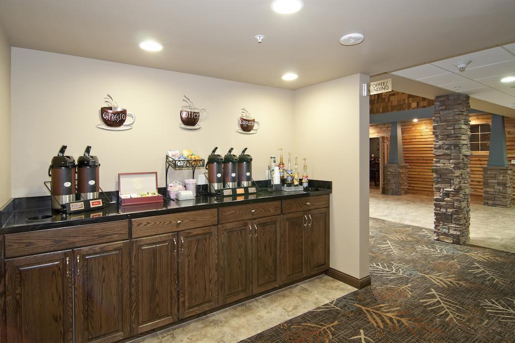 Hotel The Watford à Watford City Extérieur photo
